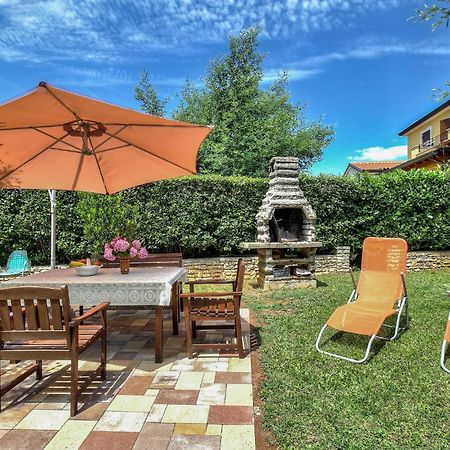 Amazing Apartment In Porec With Wifi Extérieur photo
