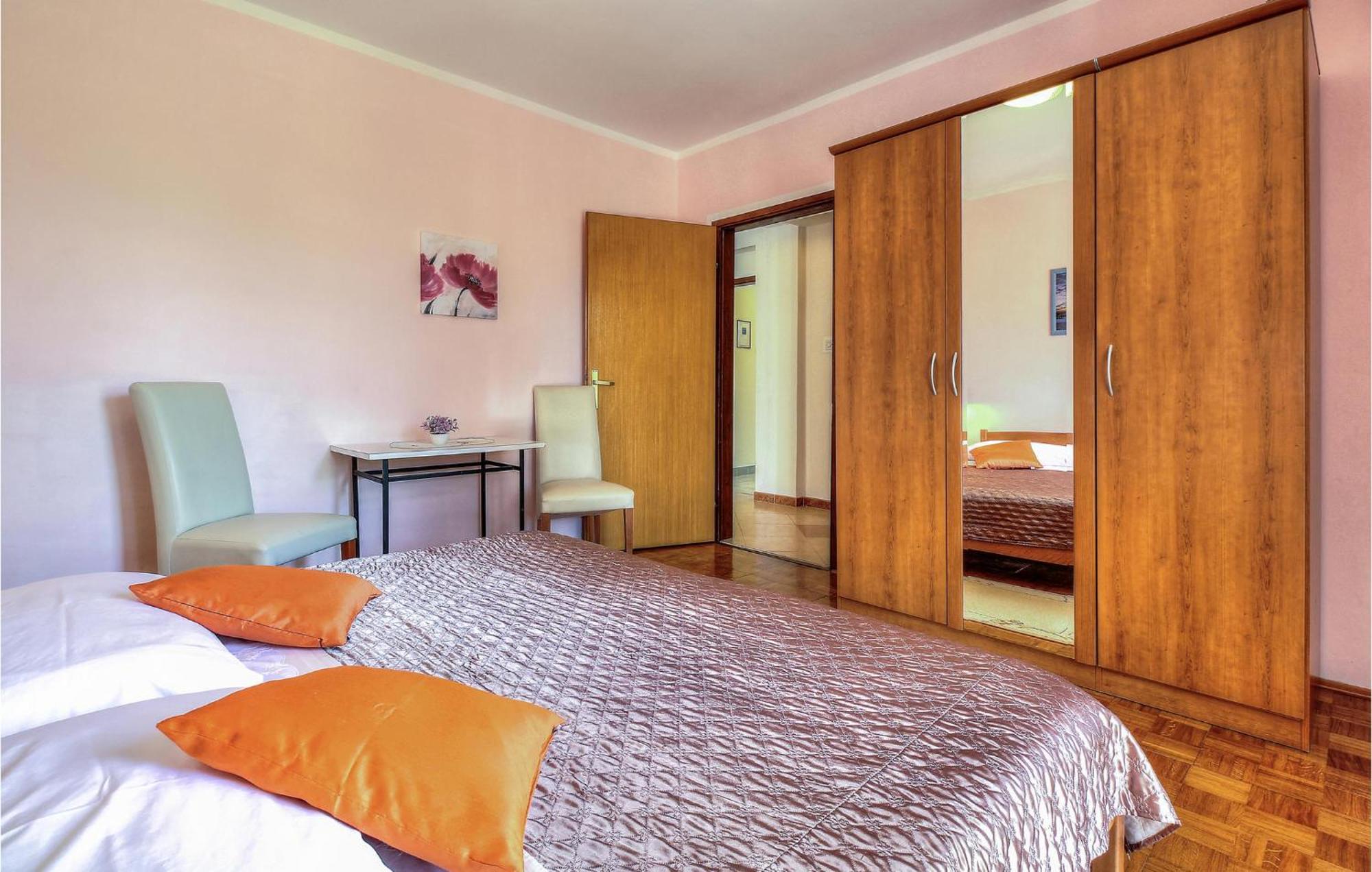 Amazing Apartment In Porec With Wifi Extérieur photo
