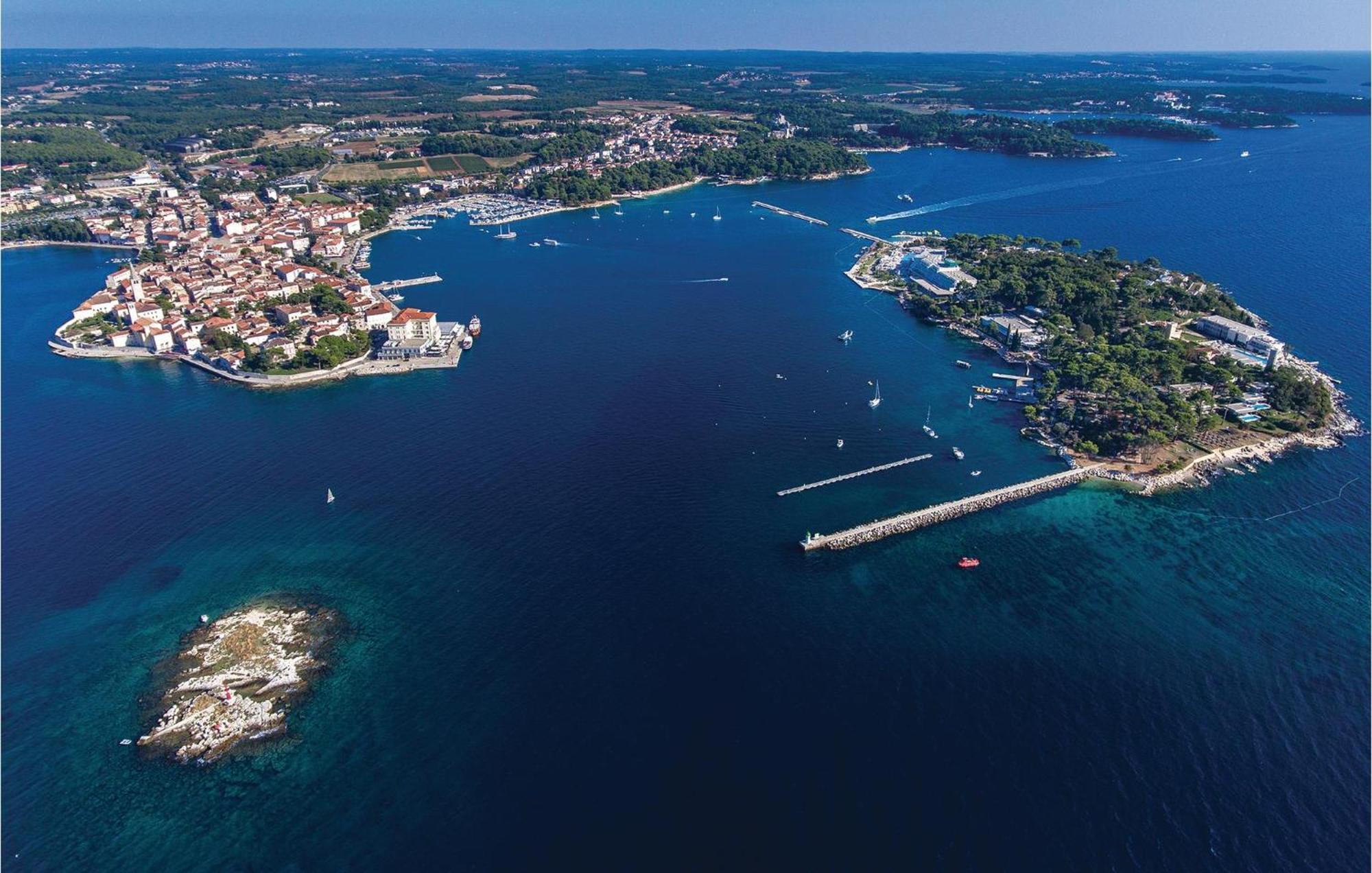 Amazing Apartment In Porec With Wifi Extérieur photo
