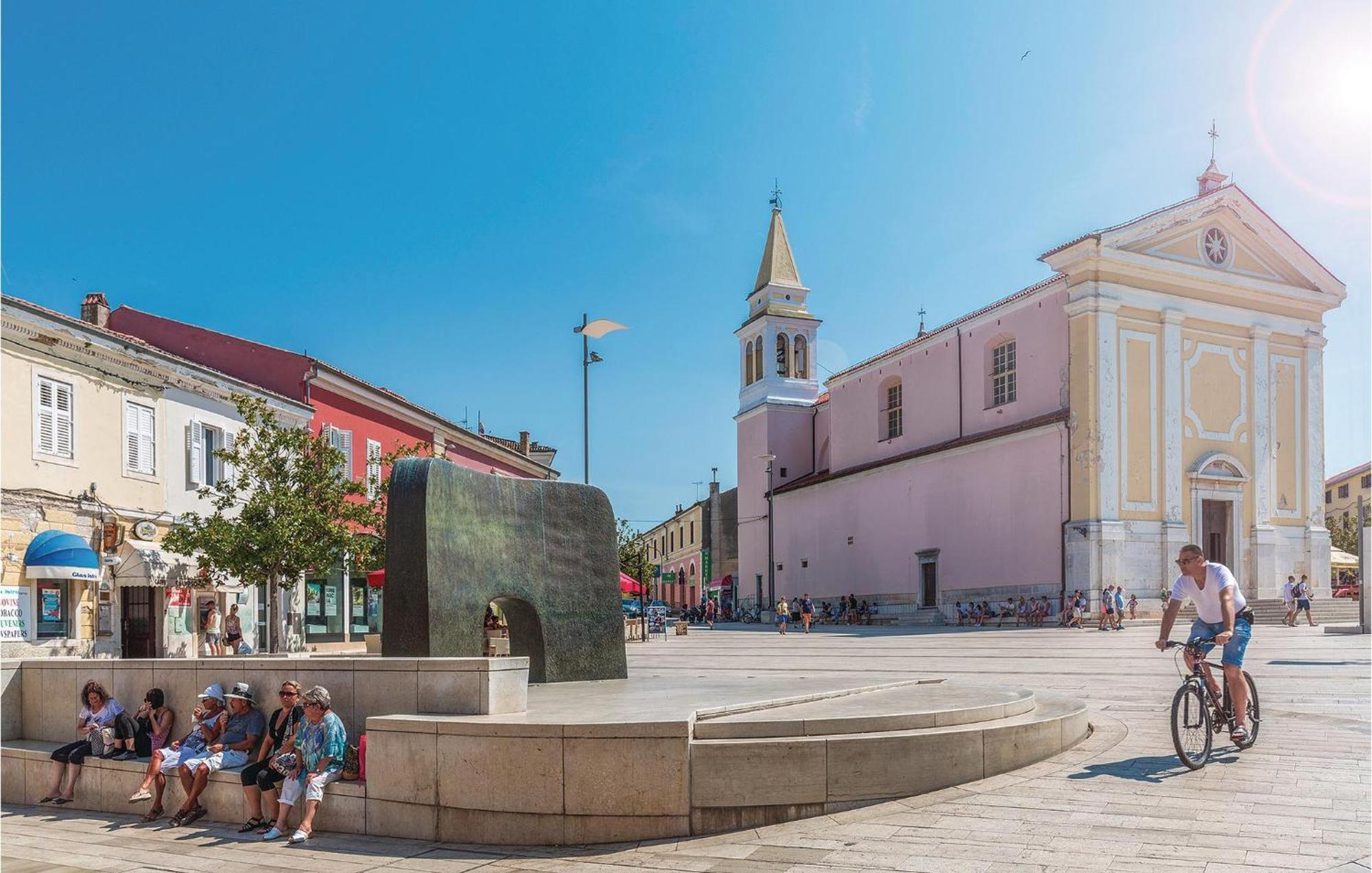Amazing Apartment In Porec With Wifi Extérieur photo