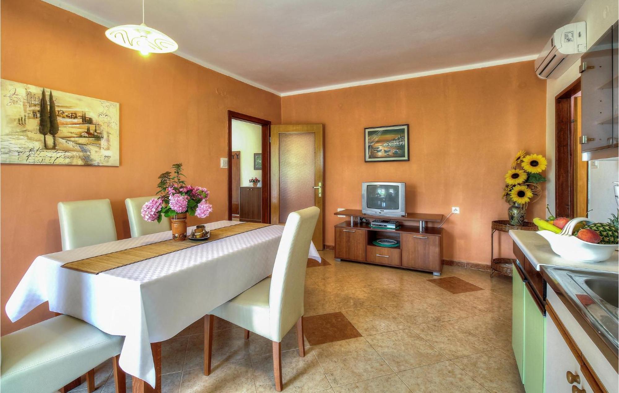 Amazing Apartment In Porec With Wifi Extérieur photo