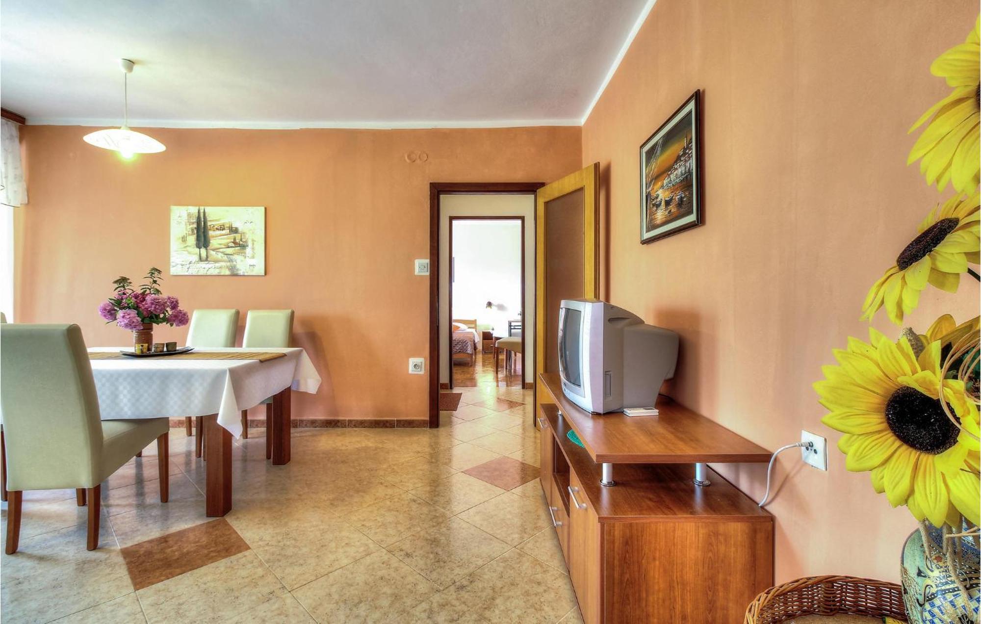 Amazing Apartment In Porec With Wifi Extérieur photo